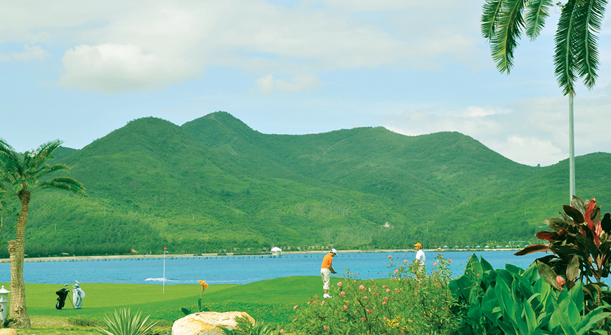 Diamond Bay Golf & Villas